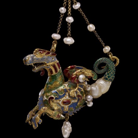 Renaissance : Pendentif à deux chaînes en forme de dragon